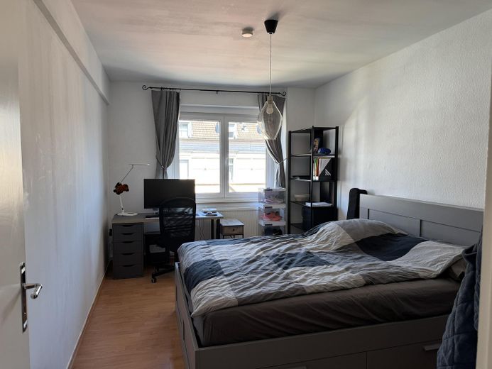 Provisionsfrei,renoviert,ruhig,95qm Wohnung 3,5 Zimmer+Küche mit EBK,Tageslichtbad,Südbalkon – Gäste-/Kinderzimmer