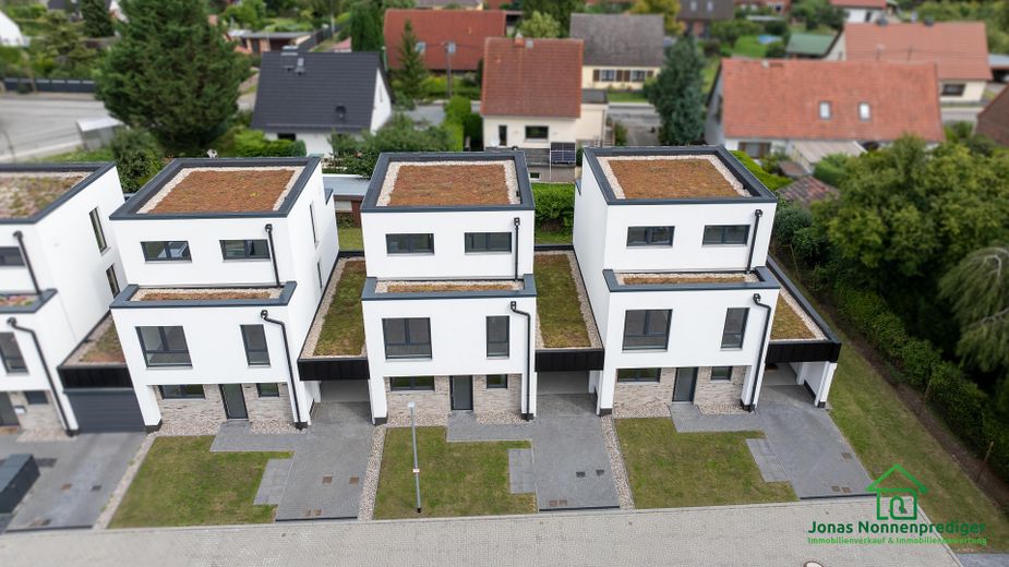 Modernes Reihenhaus mit Garage zum Erstbezug 3-Geschosse – Foto 7