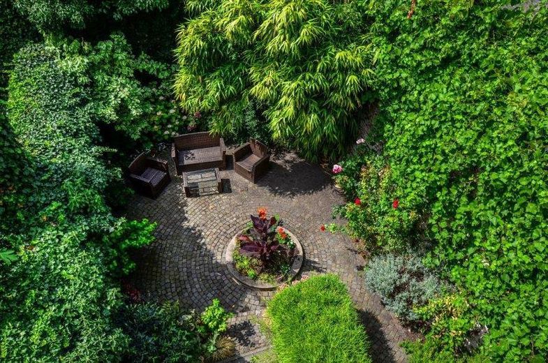 Deutz, mieszkanie 2,5-pokojowe z dużym tarasem na dachu...Umeblowane mieszkanie Kolonia-Deutz – Garten