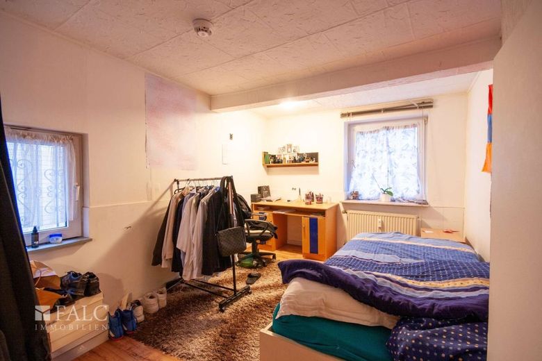 Einfamilienhaus, Ladenlokal und viel Grundstück - mitten in Bergheim – Kind 2