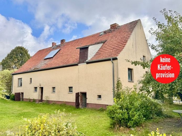 HORN IMMOBILIEN ++ grande casa con 11 stanze e due bagni a Knorrendorf/Kastorf – Foto 1