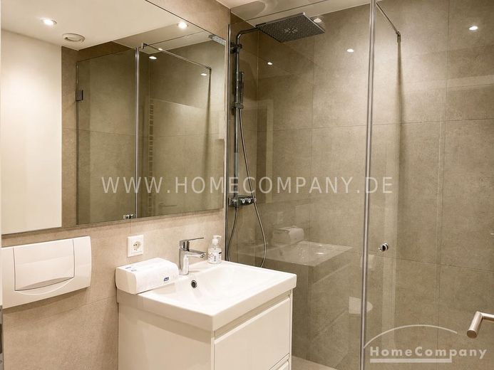 Erstbezug nach Komplettsanierung – Hochwertiges Executive-Studio mit Alpenblick in Schwabing – 7ba0f969b5a7e5207d14d73235e6affae641c588.jpg