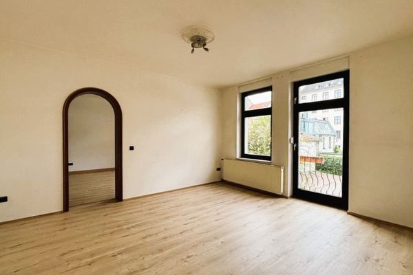 Singlewohnung im ruhigen Hinterhof mit EBK und Balkon - zentrale Lage