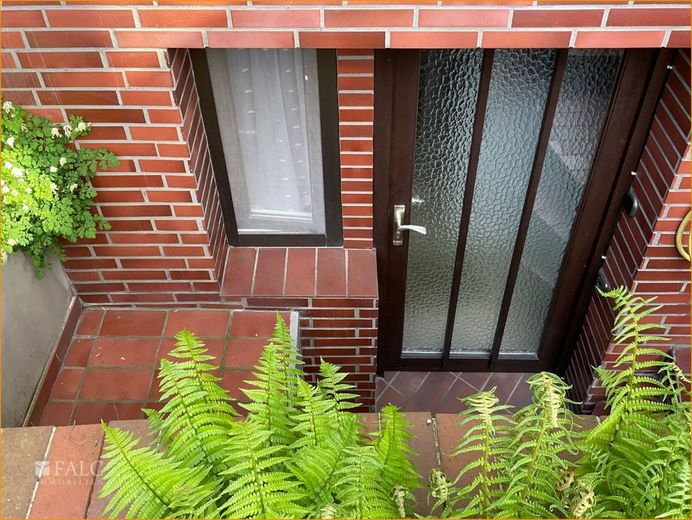 Souterrain Wohnungseingang