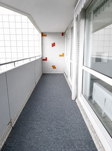 Modernes 21 m² WG-Zimmer in frisch sanierter 4er-WG | Möbliert | Balkon | Kaarst – Balkon