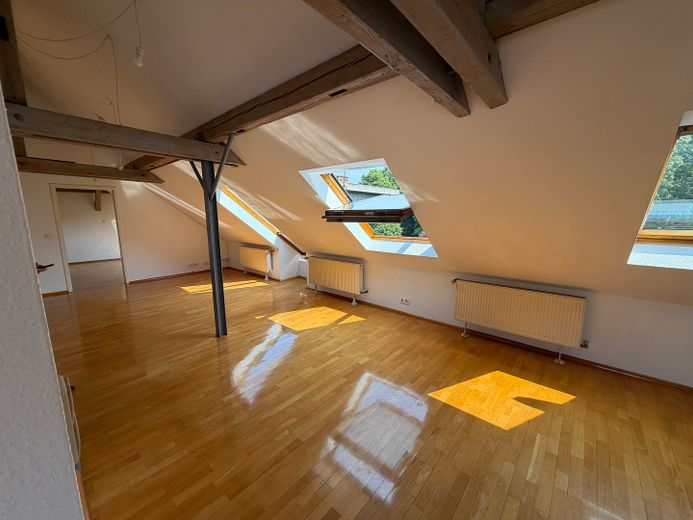 Provisionsfrei! Wohnung mit Loftcharakter am Kurpark – hell, 2,5 Zi., EBK, HMS, Glasfaser – फोटो 2