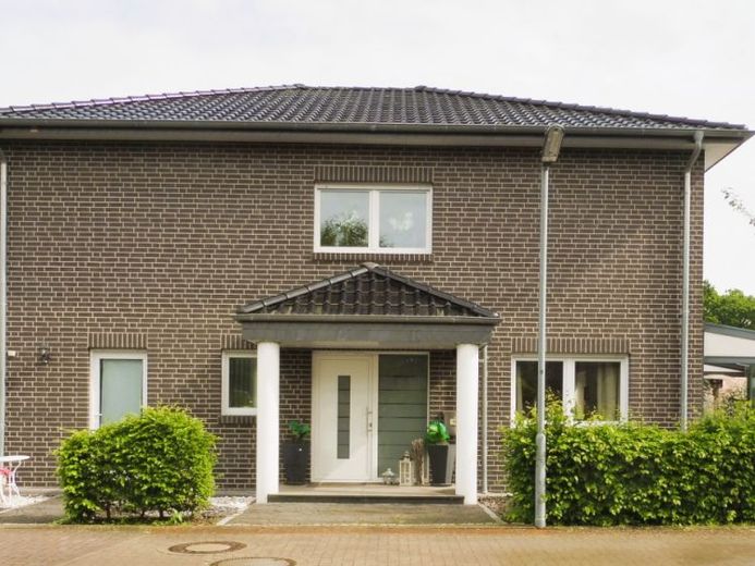 REPRÄSENTATIVE STADTVILLA IN  BEVORZUGTER LAGE NAHE BECKEDORF – फोटो 1