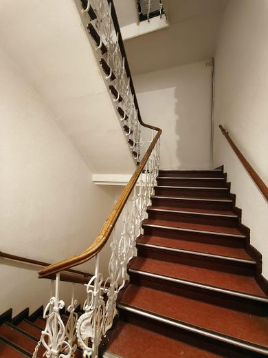 6-kamerappartement met balkon – geschikt voor een gedeeld appartement! -Oudbouw met charme op toplocatie! – Foto 6