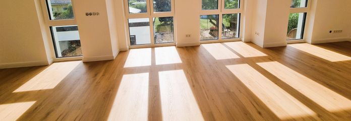 Erstbezug im Grünen: Exklusive 3,5-Zi.-Wohnung mit Premium-EBK & privatem Garten – Wohnraum
