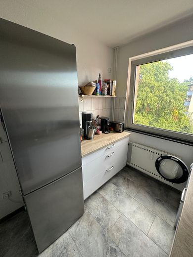 Küche mit viel Arbeitsfläche