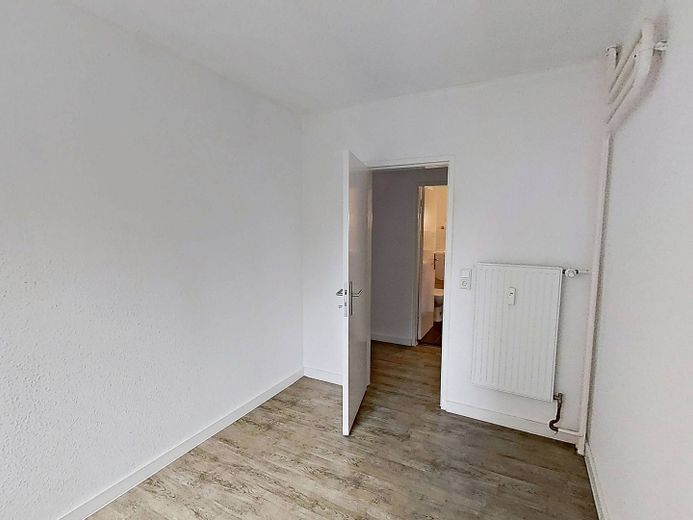Moderno apartamento de 3 habitaciones con COCINA EMPOTRADA – Ansicht II: Schlafzimmer II