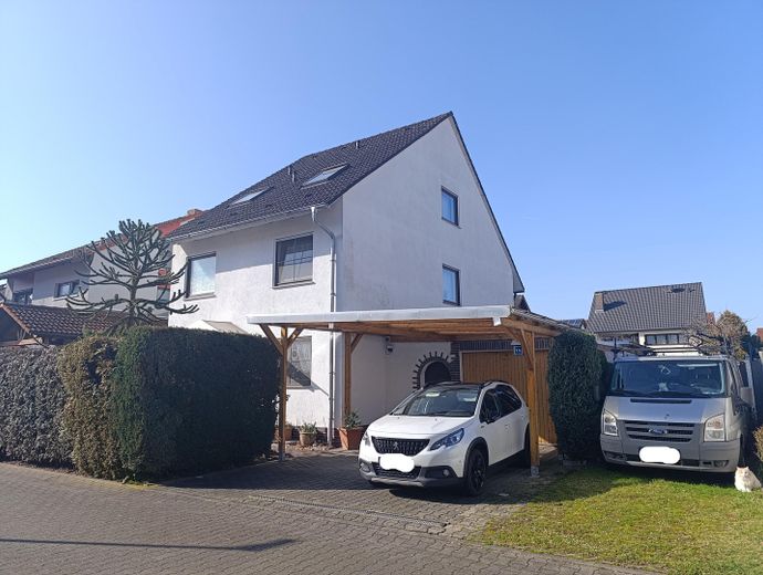 Großes Ein-/Mehrgenerationenhaus mit Garten (175 m² Wohnfläche / 573 m² Grundstück) – Hausfront