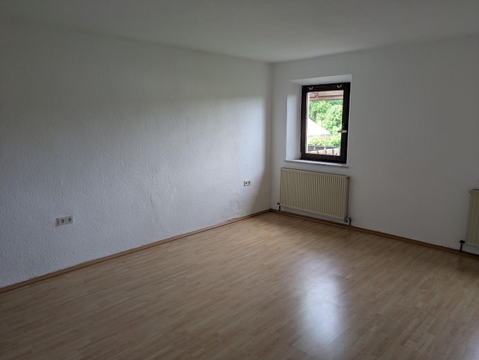 Schöne 4 Zimmer Wohnung mit Balkon und Garten – großes Schlafzimmer