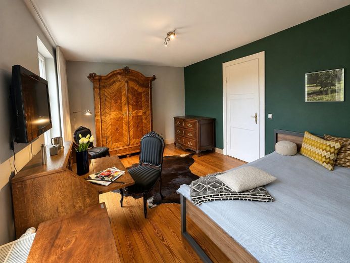 Villa mit Gutshauscharakter auf 3500m²-unverbaubarer Seeblick in Kieler Stadtrandlage – Schlafzimmer 3, 1.OG m. Balkon