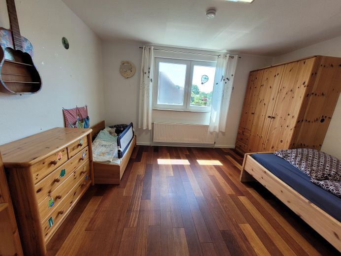 Courtagevrij rijtjeshuis in Kiel-Suchsdorf – Schlafzimmer 1