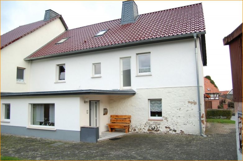 +++Tolles Einfamilienhaus für die ganze Familie und einer Einliegerwohnung für Mieteinnahmen+++ – Hauseingang
