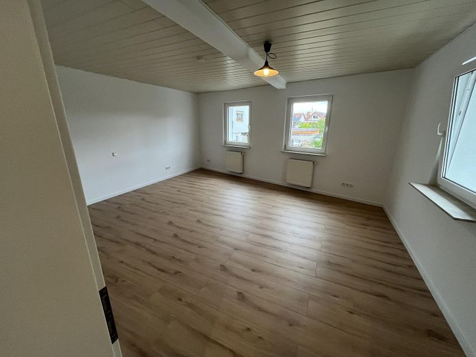 Komplett renoviertes Reihenendhaus mit großem Dachstudio und separatem Garten in Harthausen – Schlafzimmer 