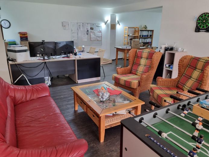 obere Etage z.Zt. Büro