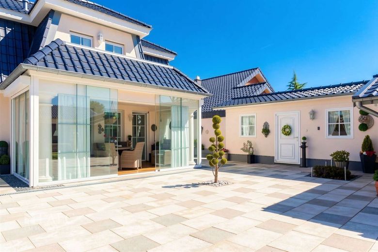 Exklusive Villa in Selfkant-Tüddern! – Außenansicht