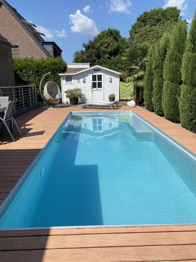 Vendita da privato - casa bifamiliare/casa multigenerazionale su terreno in diritto di superficie a Kaarst Mitte – Ansicht Pool offen