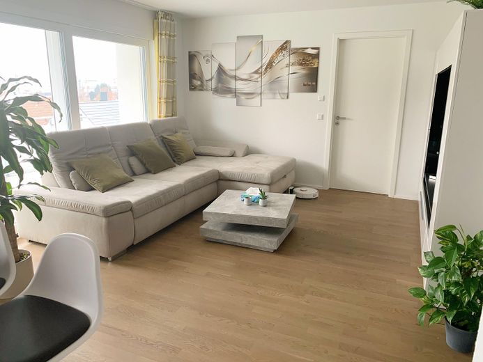 Moderne 4-Zimmer-Neubauwohnung| Kochinsel| 2 Balkone| TG mit Wallbox| Sindelfingen-Goldberg – Foto 2