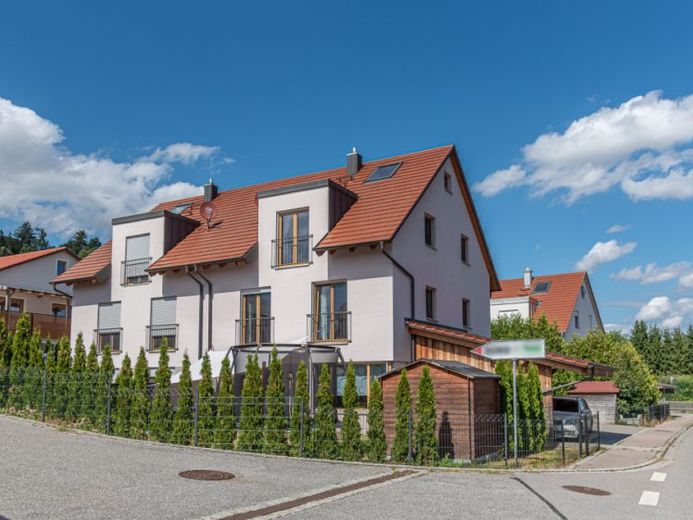 PROVISIONSFREI* - Große, moderne Doppelhaushälfte mit Doppelcarport in Hohenthann-Andermannsdorf – Foto 1