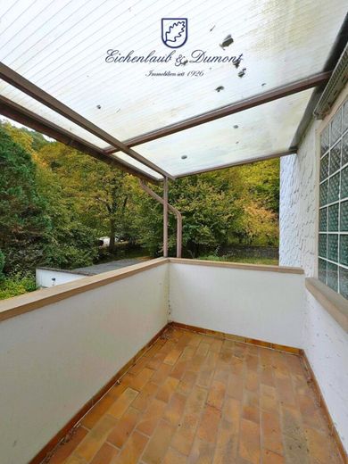 2-3 Familienhaus mit Erweiterungsmöglichkeit in guter Lage von Fechingen – Überdachter Balkon OG