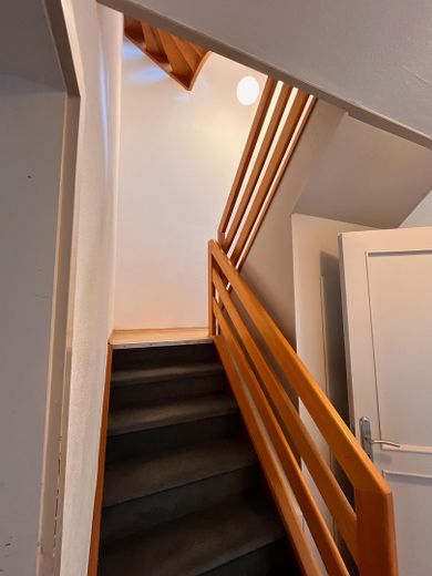 Gepflegtes Reihenendhaus mit Garten in Bremen-Huchting – Treppe EG