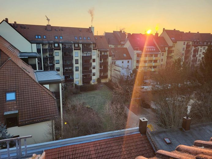 Light-filled 3.5-room maisonette apartment in Nordstadt/Gärten h.d.Veste – Blick von der Dachloggia