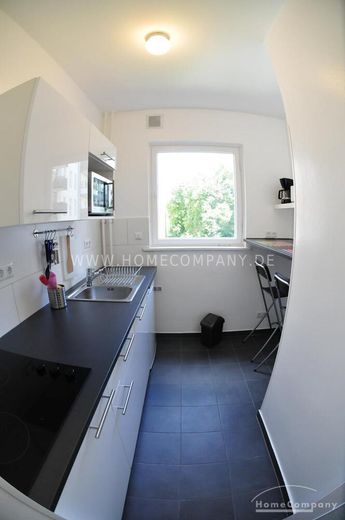 Helle 3-Zimmer-Wohnung mit Balkon in Berlin Wilmersdorf, möbliert – 4339b74302346f9d758b9770945d889d71700baf.jpg