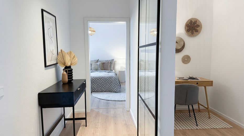 Mudarse en lugar de renovar: apartamento de 2 habitaciones recién modernizado con vistas panorámicas – Flur