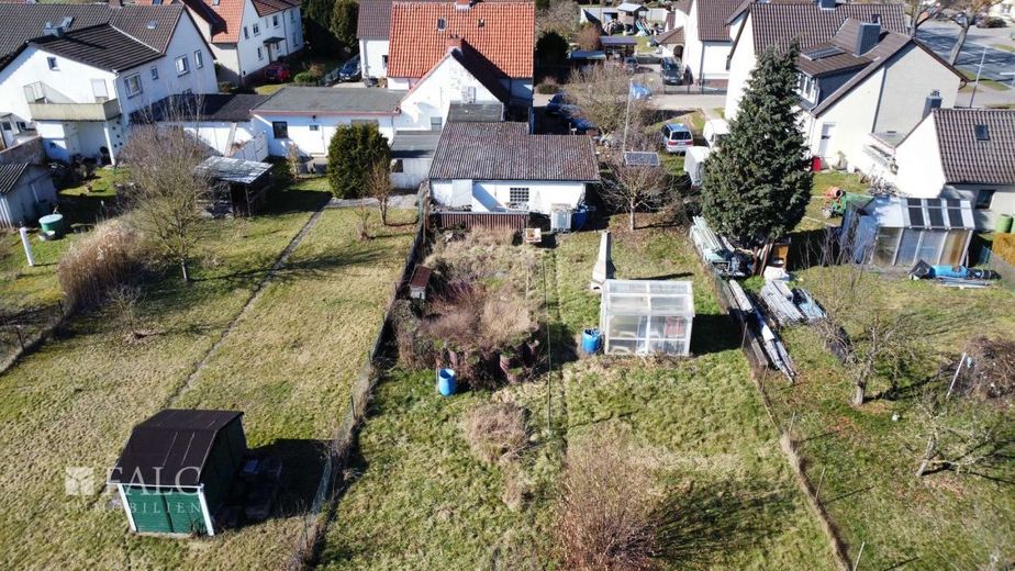 RESERVIERT***Kleine Doppelhaushälfte mit großem Grundstück und Entwicklungspotenzial – Garten