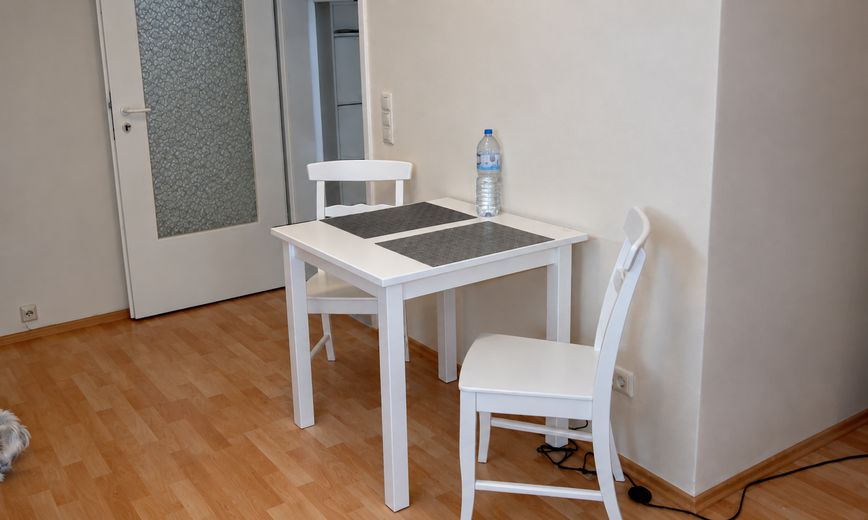 Helles 1-Zimmer-Apartment mit Südbalkon, Einbauküche und Stellplatz in Nürnberg-Laufamholz – Essen