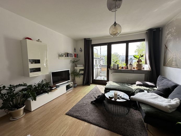 Centralne mieszkanie 2-pokojowe w frankfurckim Ostend z balkonem i EBK – Foto 5