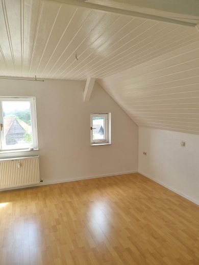 Bel appartement en duplex de 3 pièces avec cuisine et salle de bains à Breitenberg – Photo 8