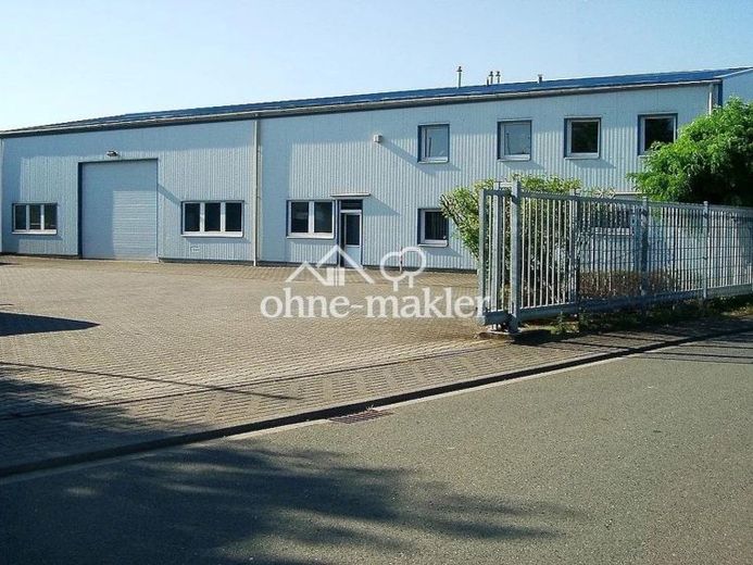 Top Gewerbeimmobilie: 125m² Büro 125m² Wohnung 300m² Produktionshalle prov.frei zu verkaufen! – Foto 1