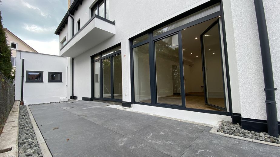 3-Zimmer Wohnung in Traumlage mit Küche und Terrasse – Terrasse