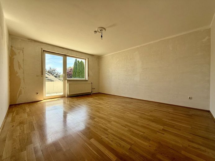 Fröndenberg-Ardey: Taghelle Eigentumswohnung mit praktischem Schnitt, zwei Balkonen und Stellplatz! – Wohnbereich