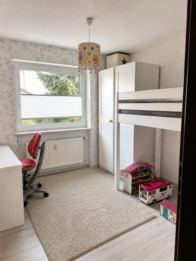 Attraktive 4,5-Zimmer-Hochparterre-Wohnung – provisionsfrei – (Kinder-)Zimmer 2