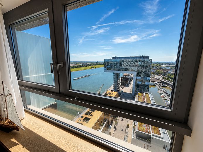 Exklusive 2-Zimmer-Wohnung im Kranhaus Nord – 16. Etage mit spektakulärem Rheinblick – Foto 1