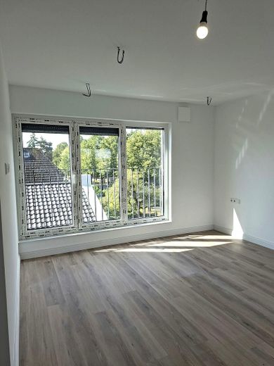 Wohntraum am Stadtrand von Wedel - Penthousewohnung mit zwei Dachterrassen – Schlafzimmer 1