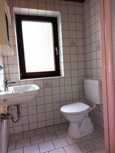 Ehemaliger Vierseitenhof mit Hufschmiede PROVISIONSFREI in Langenlonsheim zu verkaufen – Duschbad EG 3,20 m²