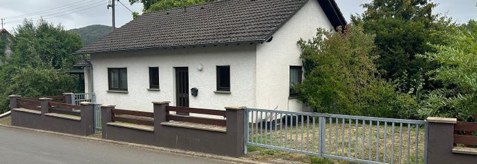 Casa unifamiliare ben tenuta con grande potenziale e terreno edificabile aggiuntivo a 54570 Neroth – Ansicht
