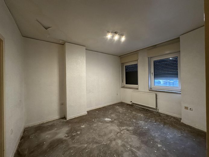 Lokal handlowy o powierzchni 95 m² z dużą witryną i potencjałem klientów z ulicy | Atrakcyjny bonus na remont! – 2. Raum 
