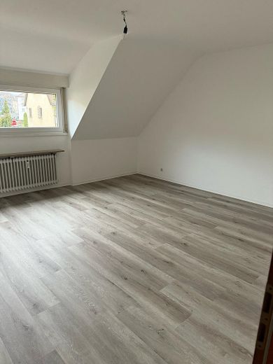 Renoviertes Wohnzimmer DG