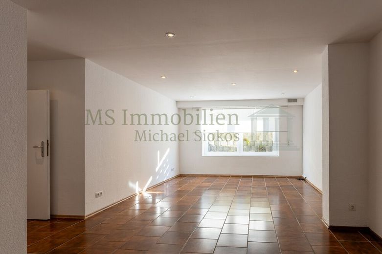 *** Charmante 4-Zimmer-Hochparterre-Wohnung mit Terrasse und Garten *** – UG Zimmer Ansicht 1