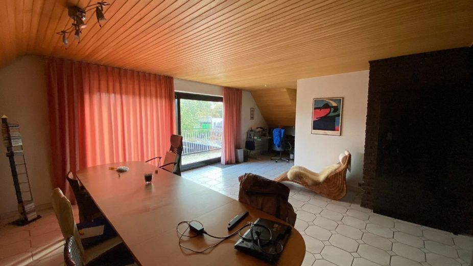 Wohnzimmer - www.immobilien-he