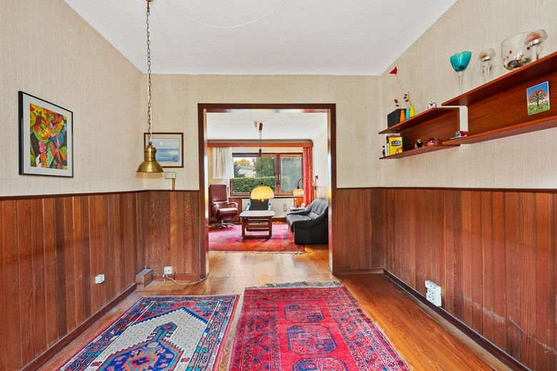 Sanierungsbedürftige Doppelhaushälfte mit großzügigem Grundstück und Doppelgarage in HH-Rahlstedt – Zimmer 2