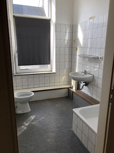 1.O.G. Bad Straße