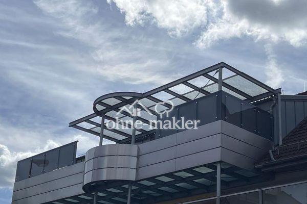 3-Zimmer-Wohnung mit 33 m² Glasbalkon und zusätzlich 64 m² Nutzfläche in Winnenden